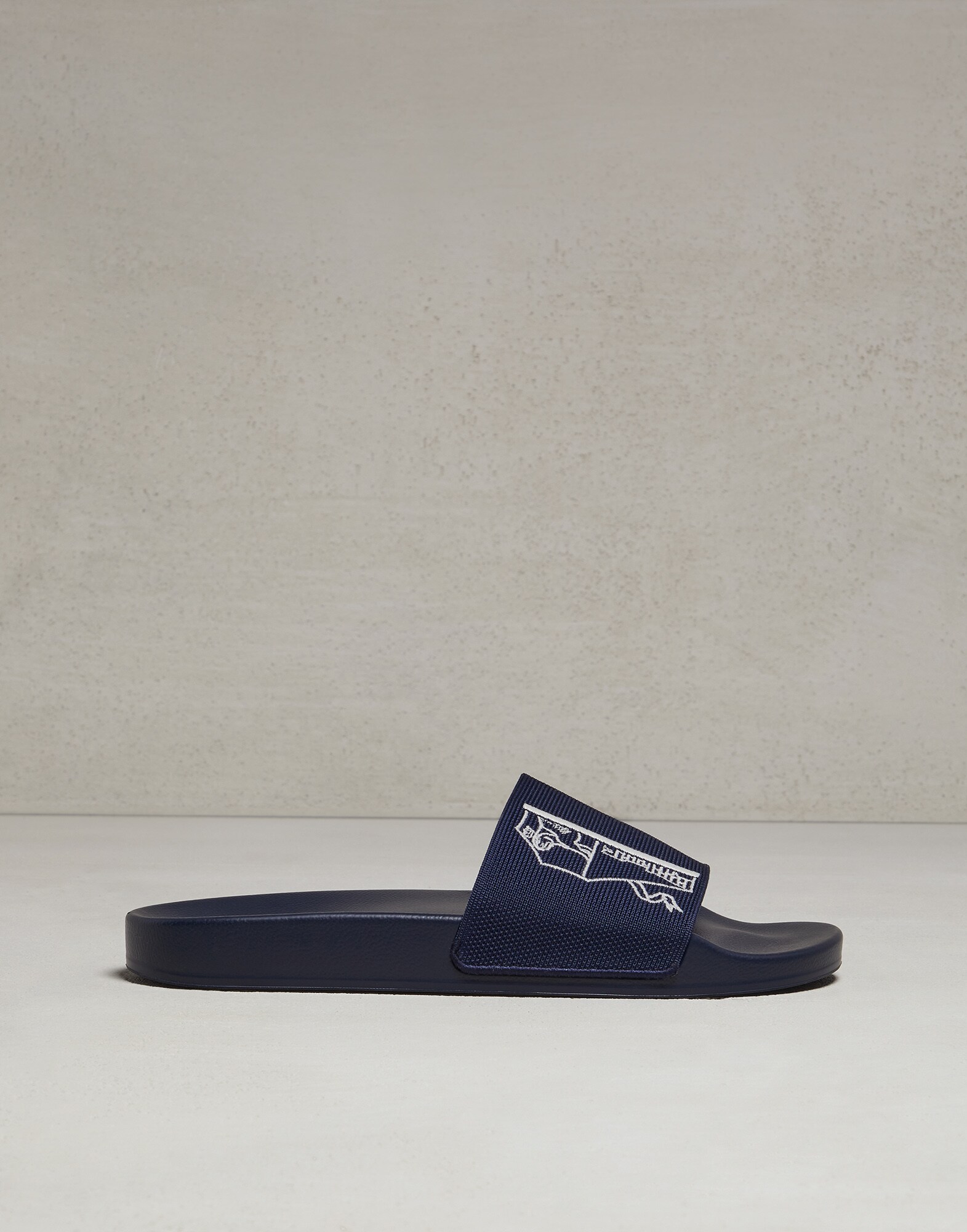 Slides - Full look