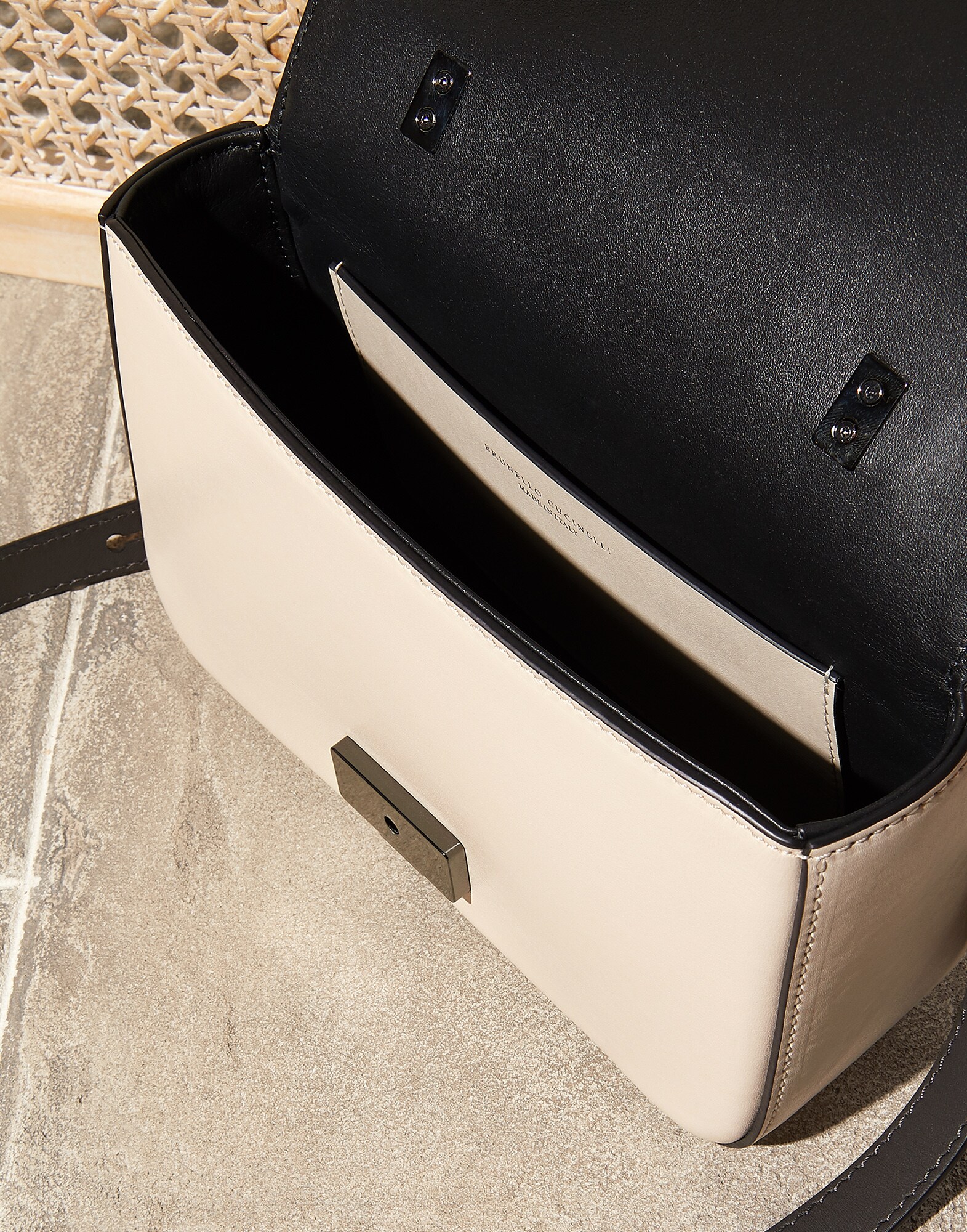 Crossbody Bag - Full look