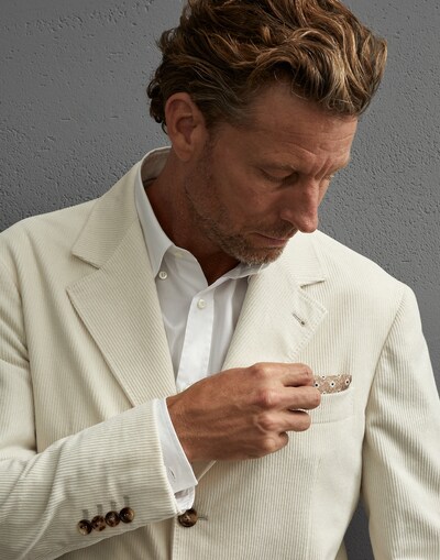 Single Breasted Blazer - Detail view
