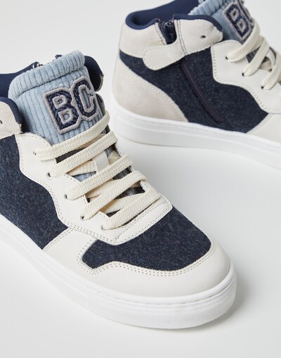 Sneakers - Detail view