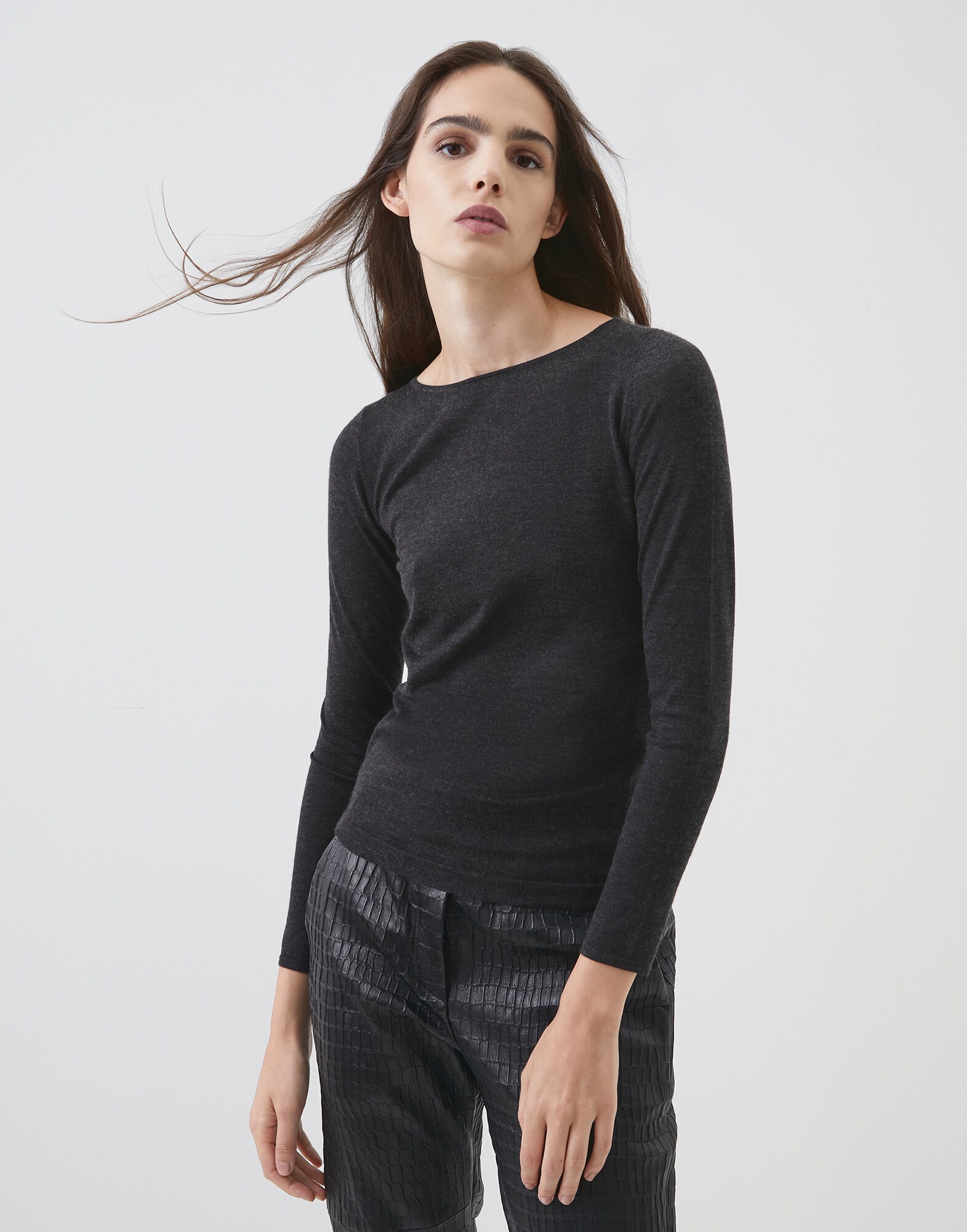 Scoop Neck - Front