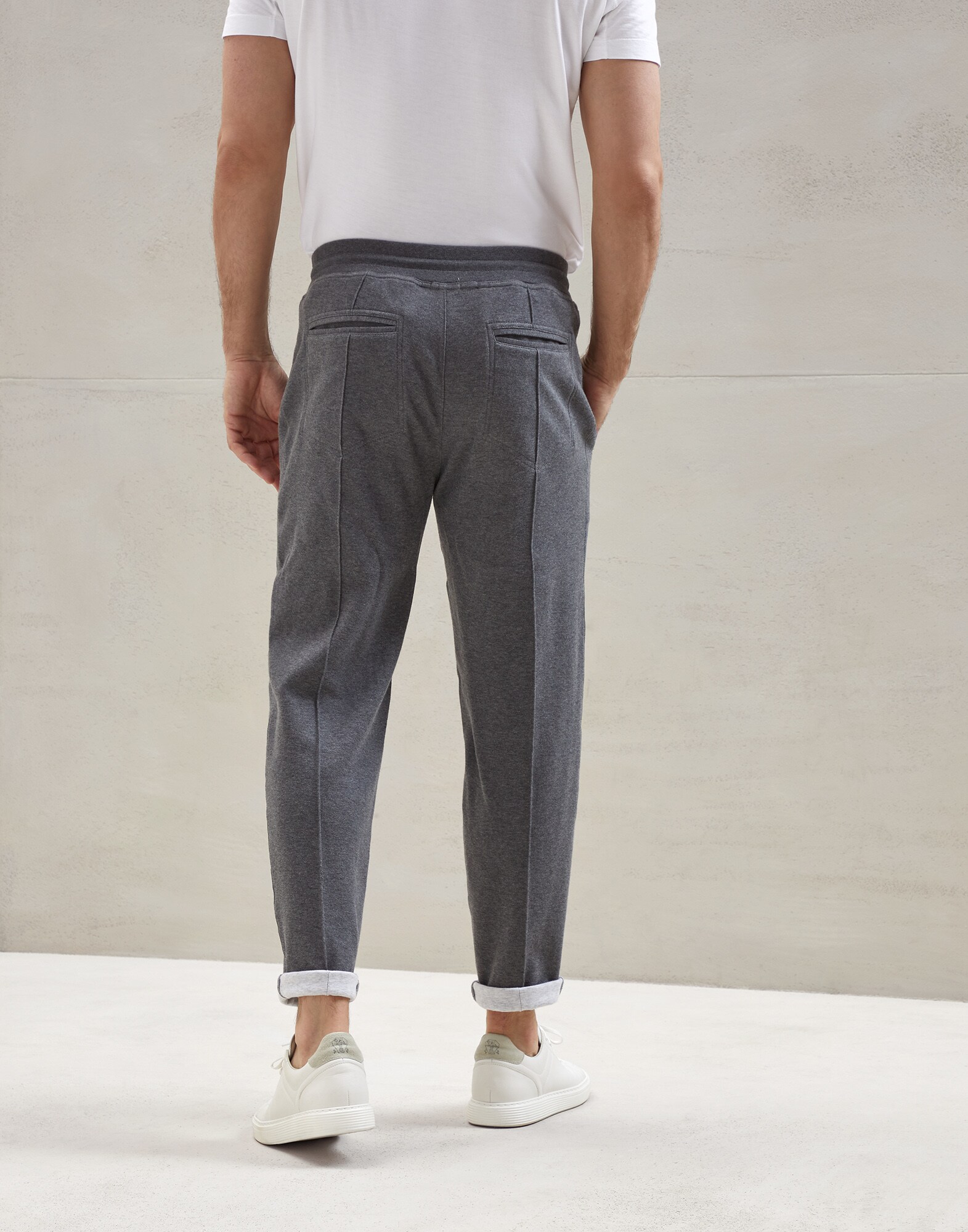 Sweatpants - Editorial view