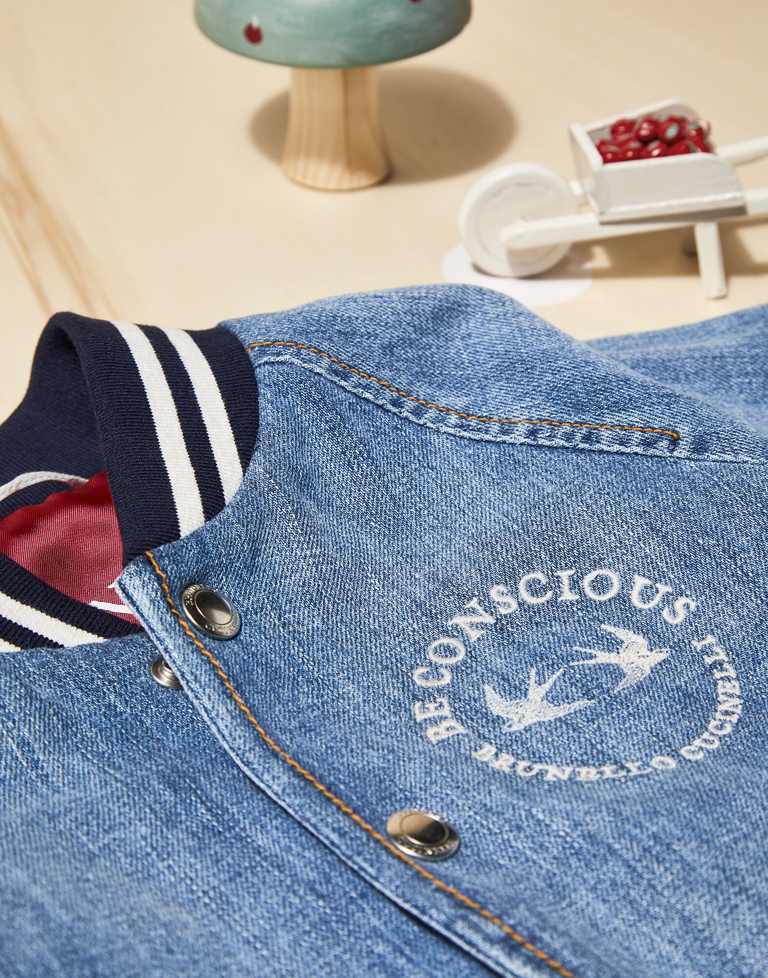 Outerwear Jacket - Detail view