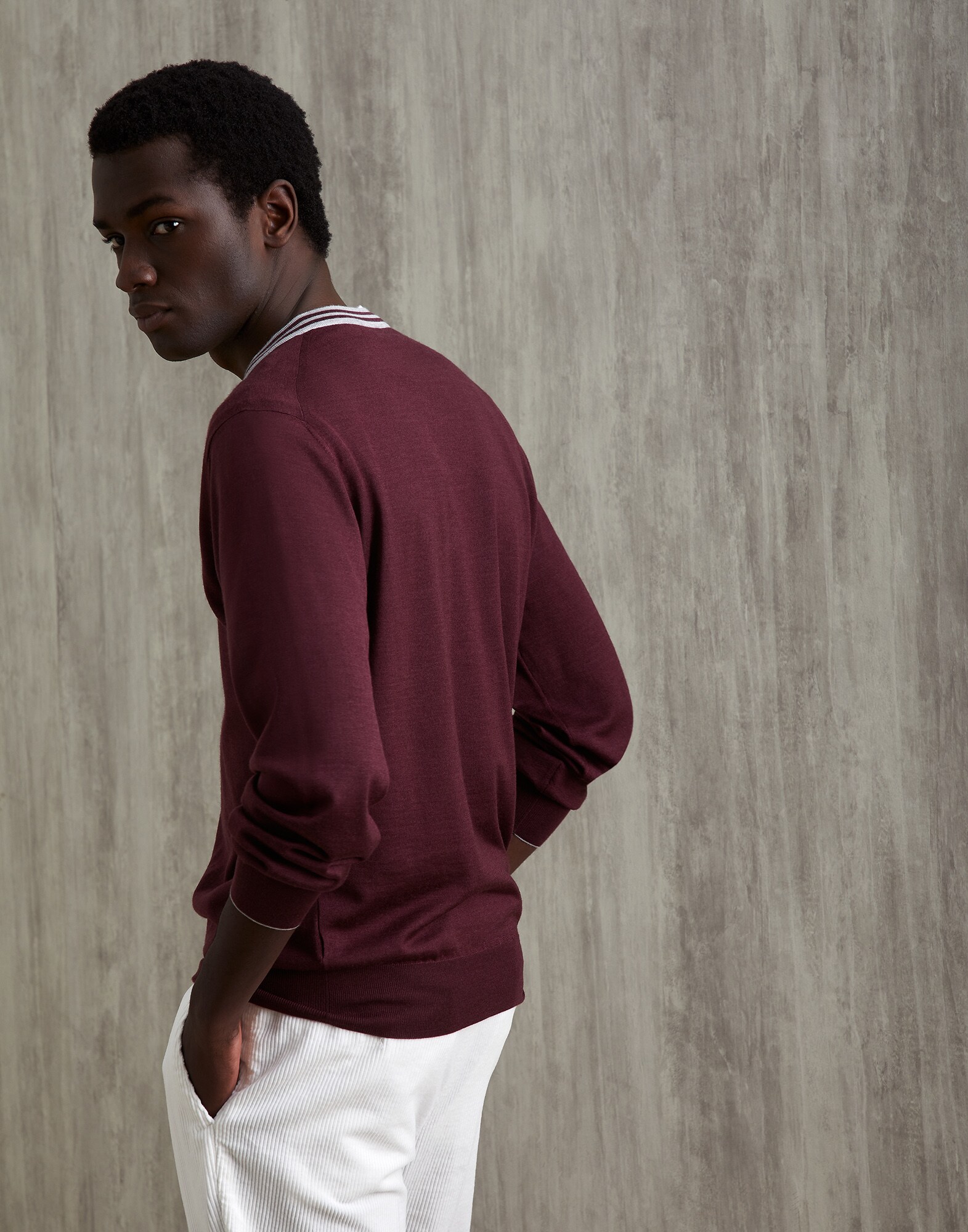 V-neck - Back view