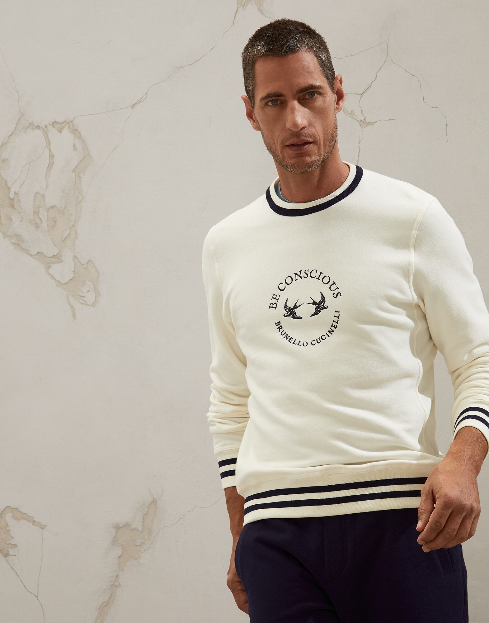 Sweatshirt - Front view