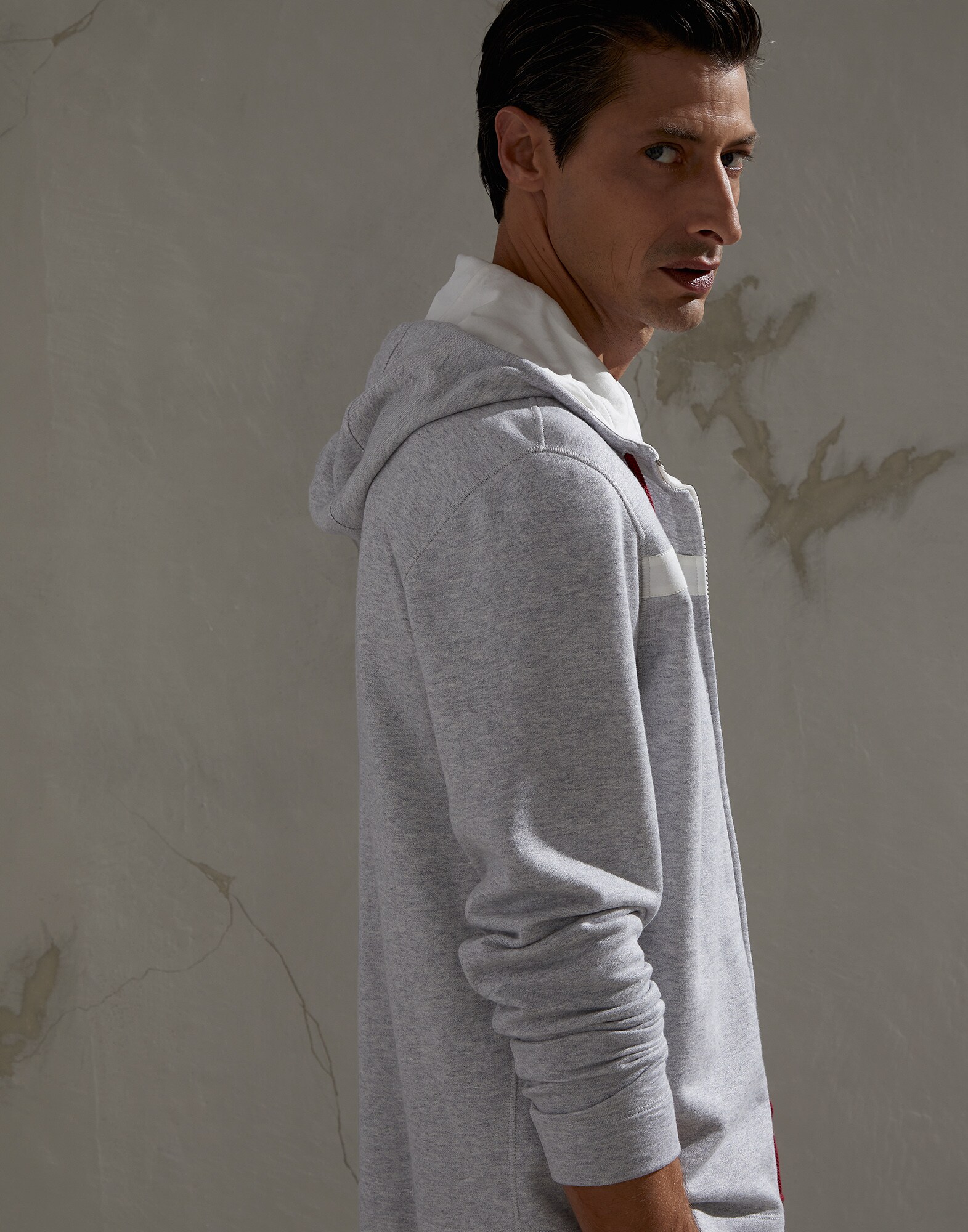Sweatshirt - Editorial view