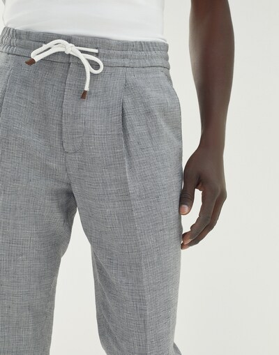 Pleated - Detail view