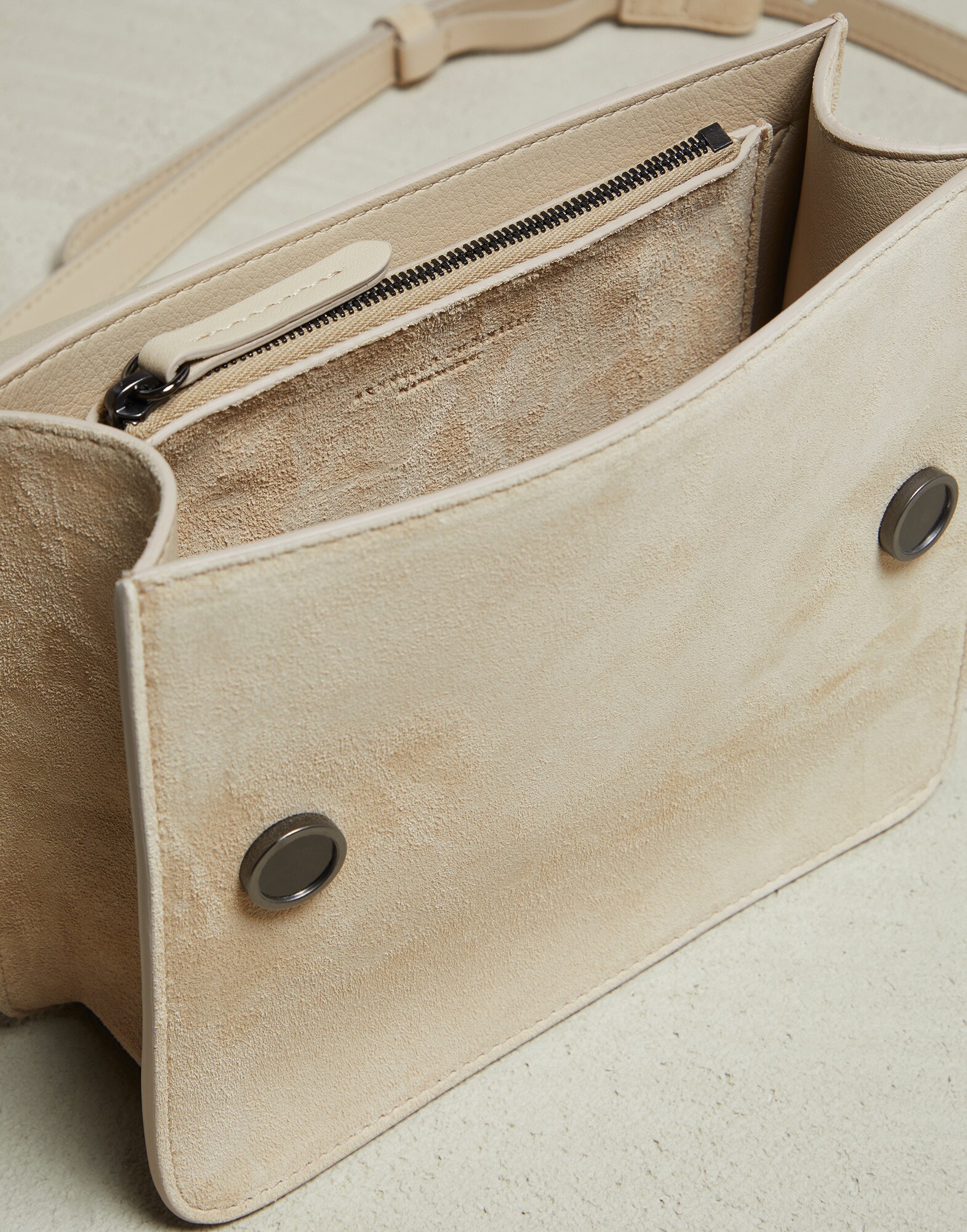 Crossbody Bag - Full look