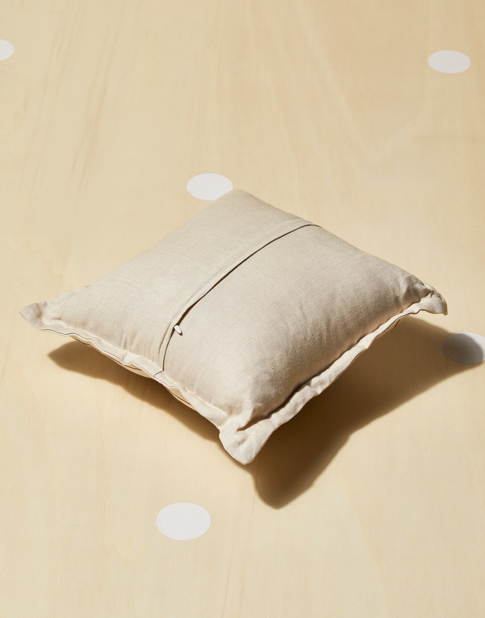 Blankets & Cushions - Back view