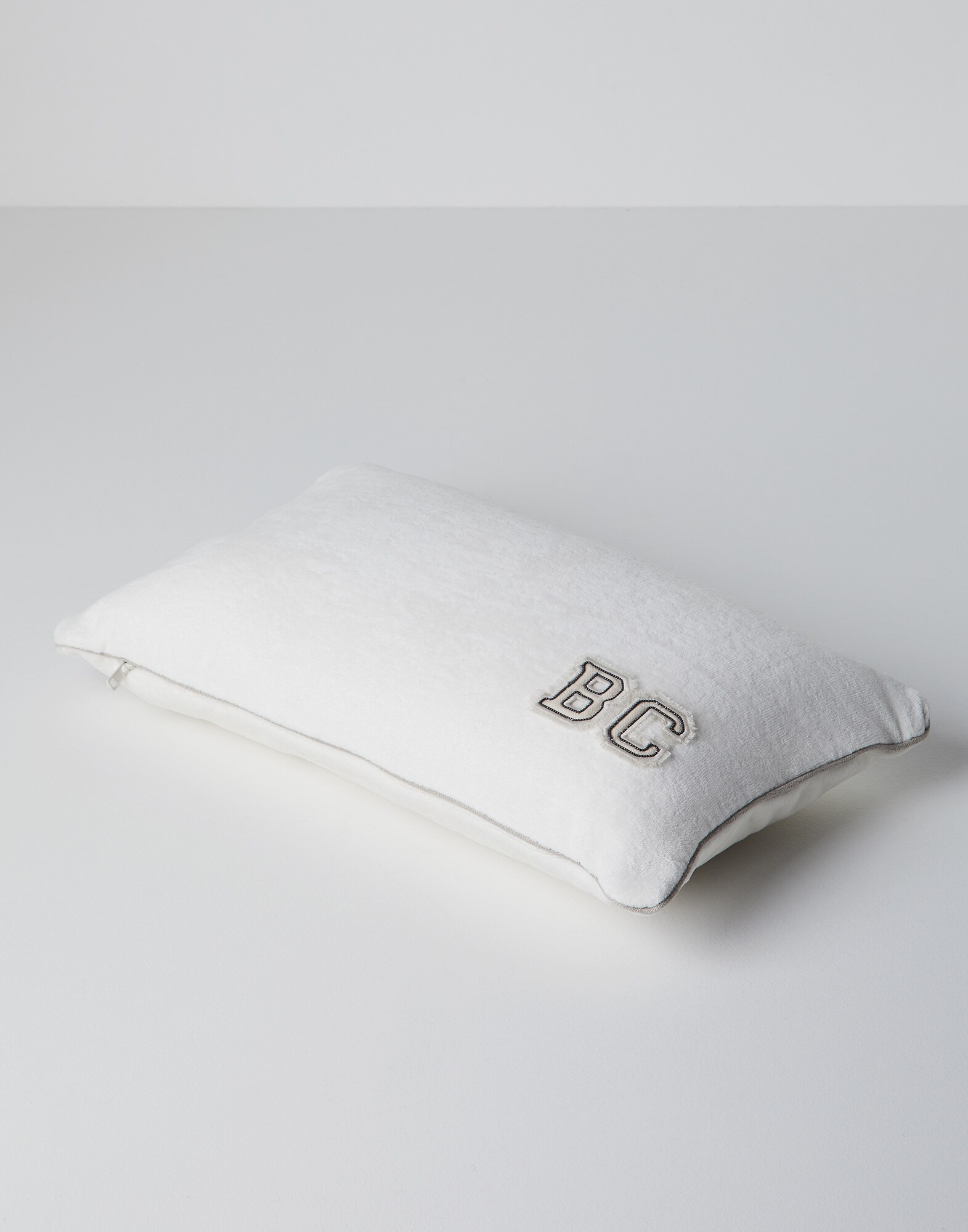 Blankets & Cushions - Front view