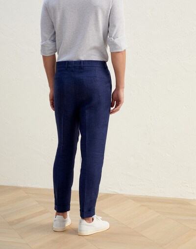 Pleated - Back view