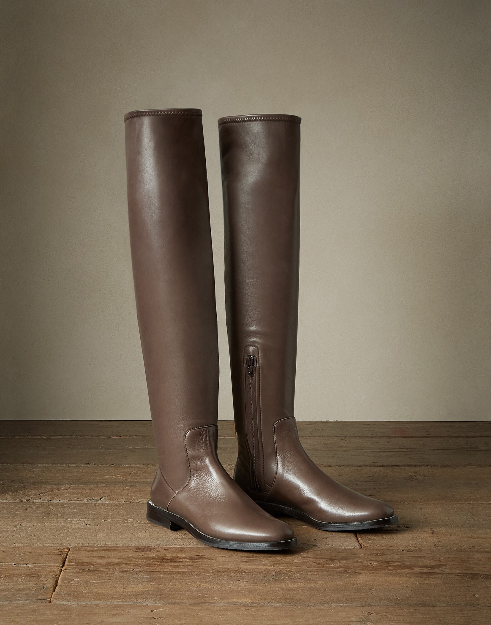 High-Boots - Front view