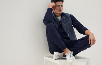 Sneakers - Horizontal view