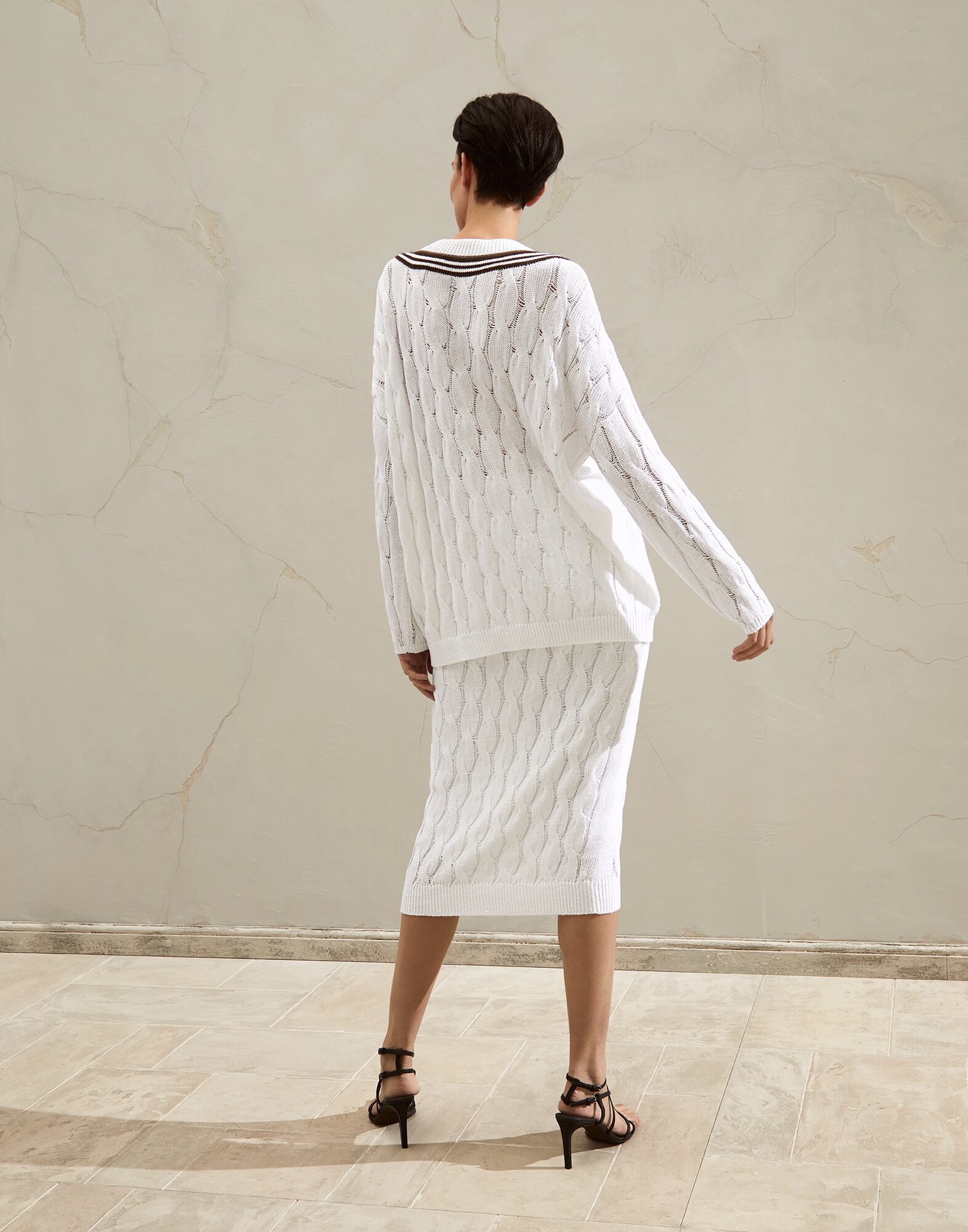 V-neck - Back view
