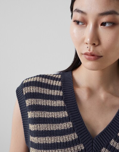 Knitted Top - Detail view