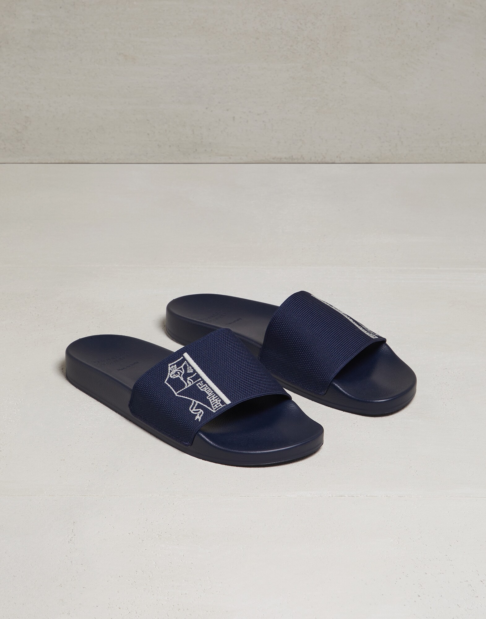Slides - Front view