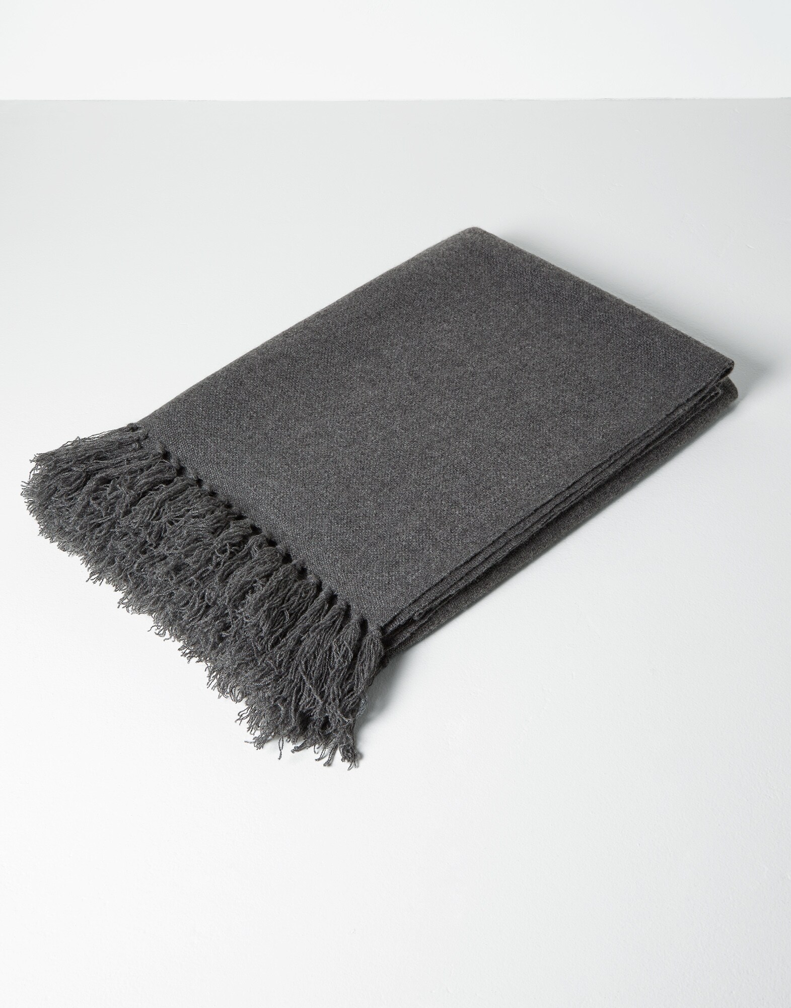 Throws - Front view