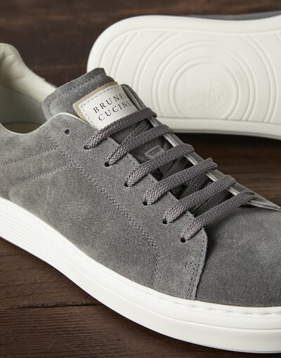 Sneakers - Detail view