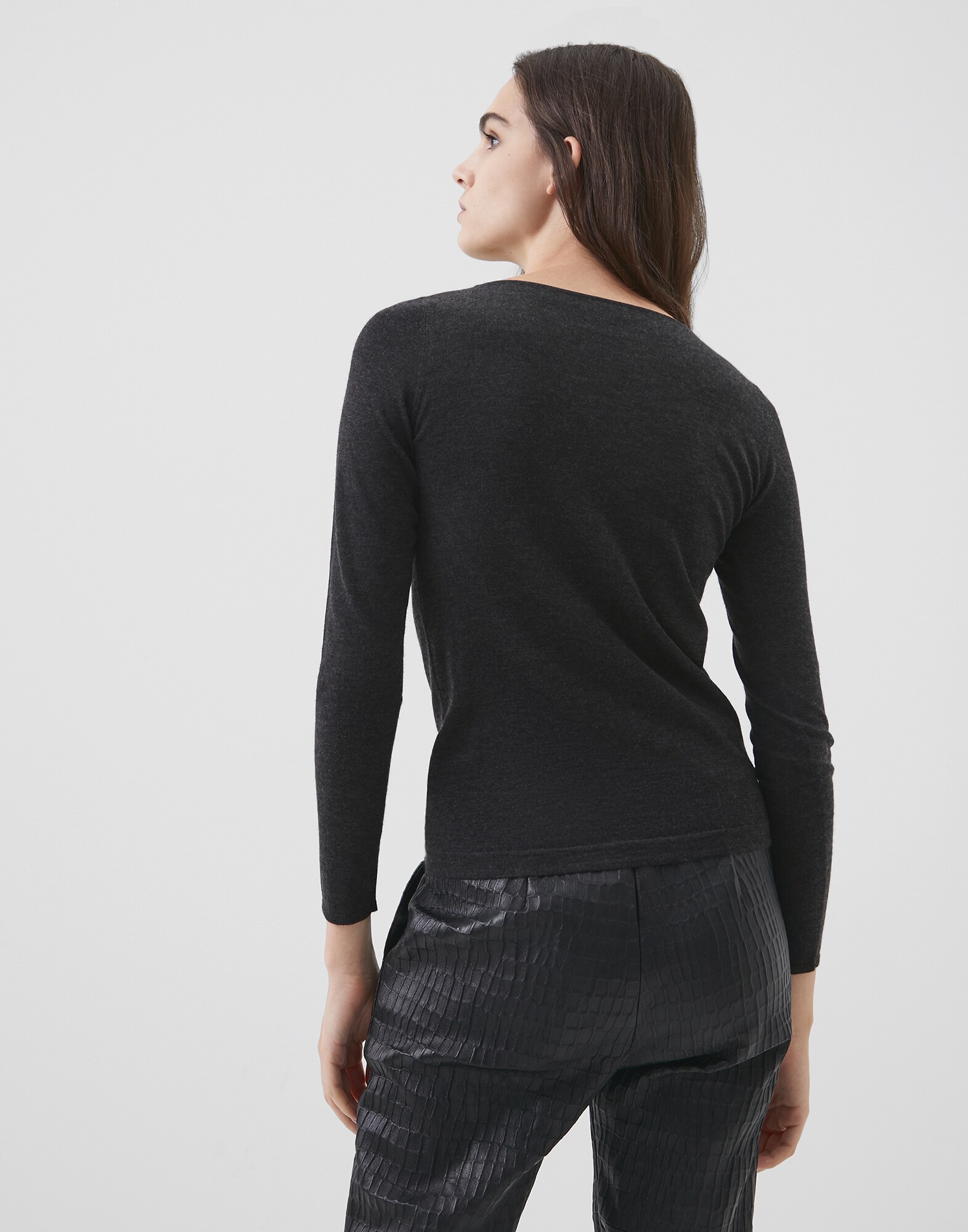 Scoop Neck - Back