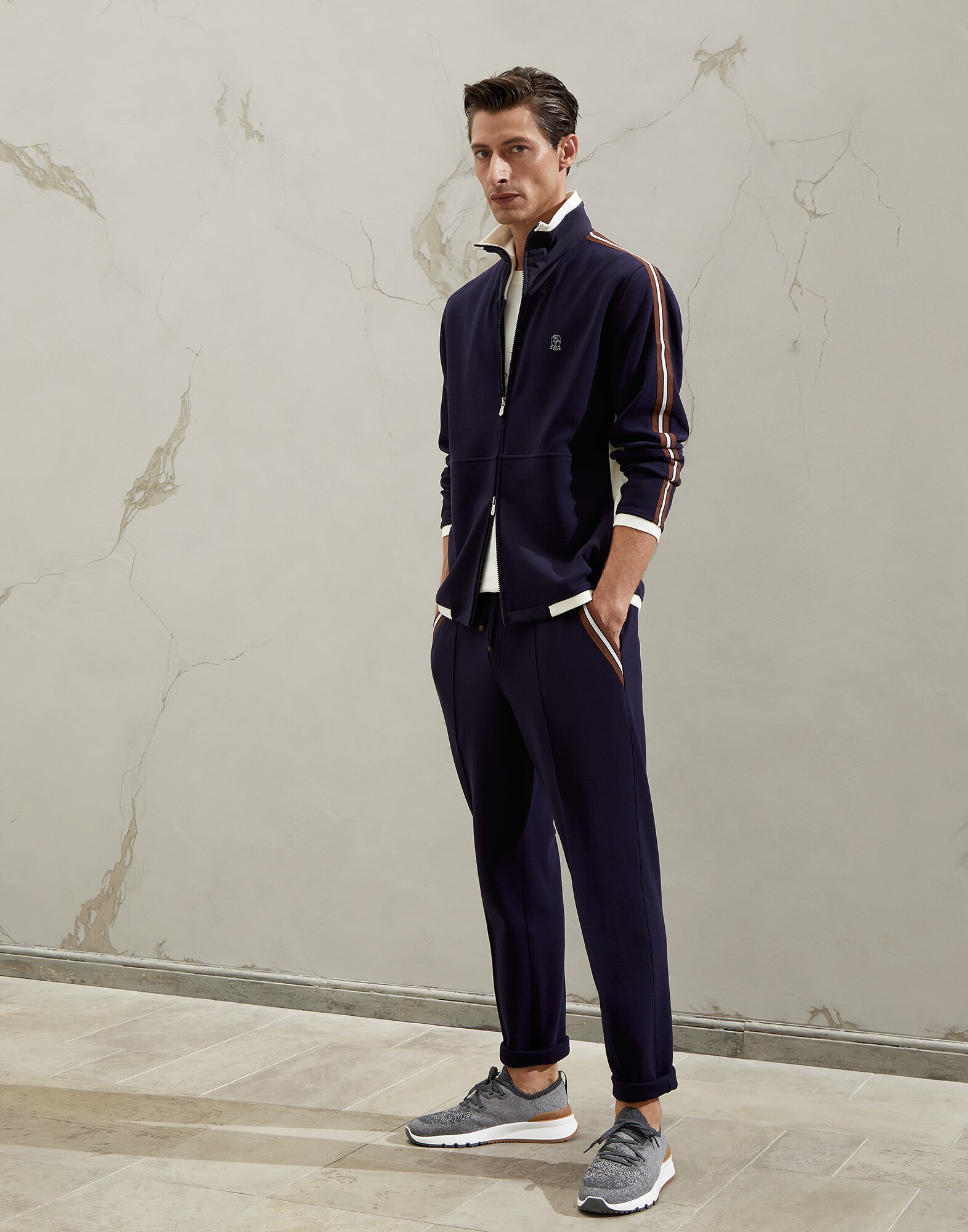 211MOUTFIT7CN image number 0