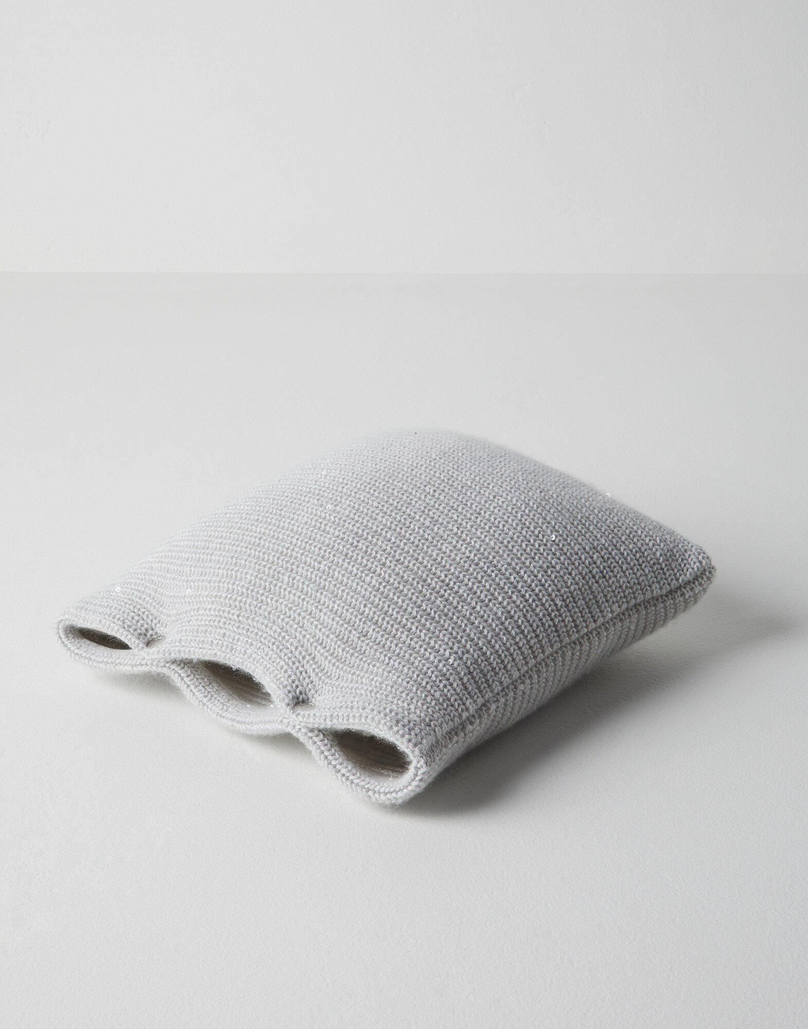 Blankets & Cushions - Back view