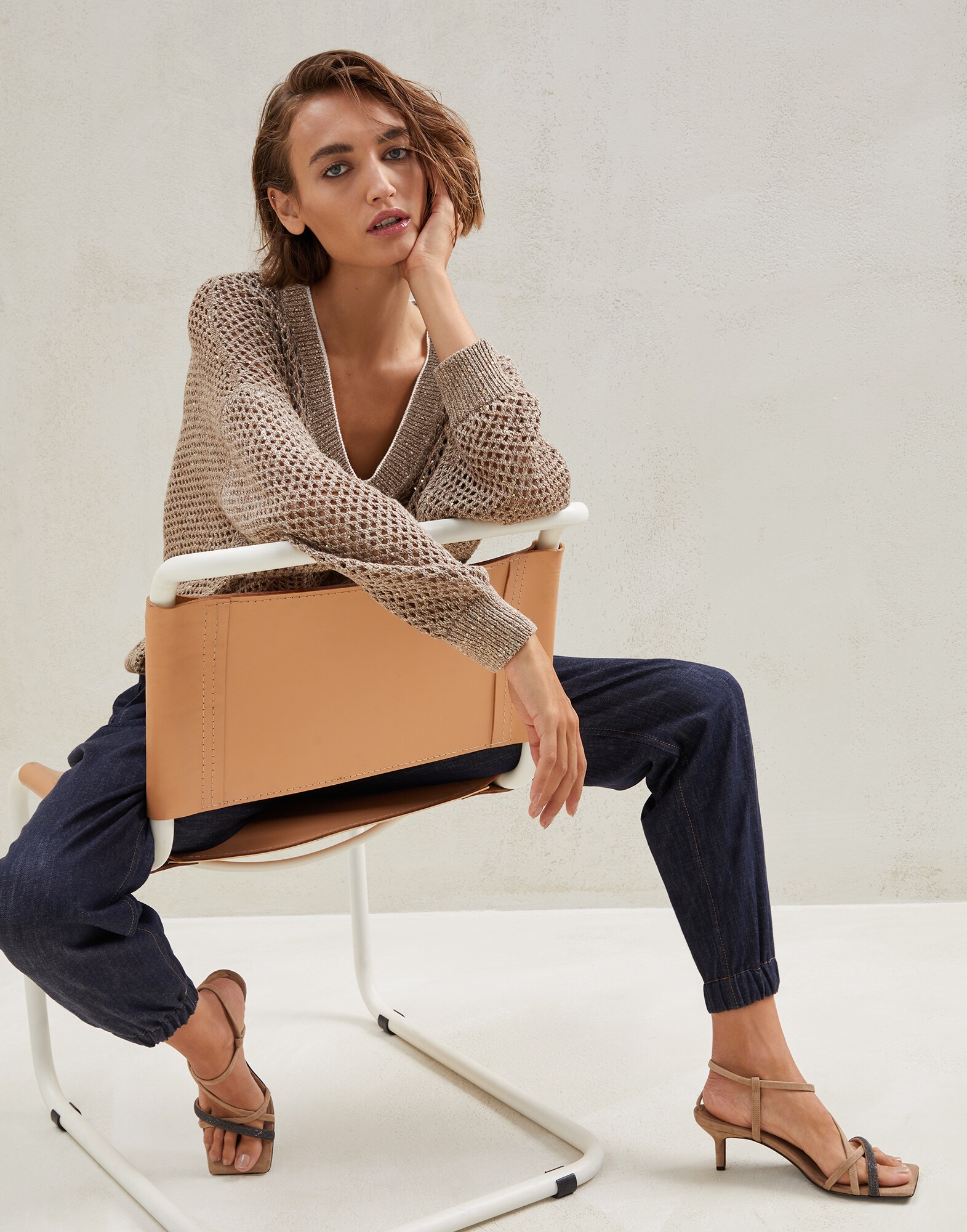 V-neck - Editorial view