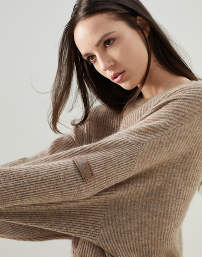 Crewneck - Detail view