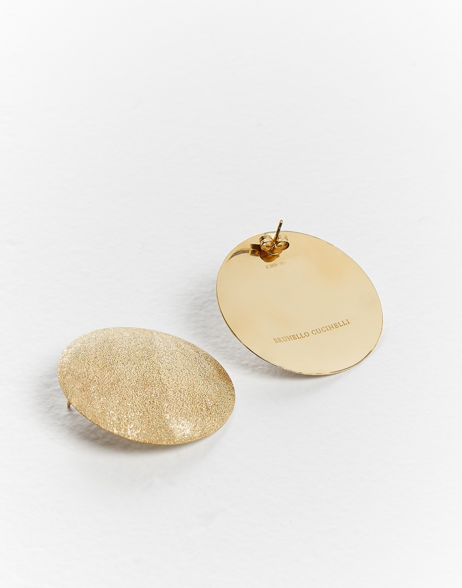 Earrings - Detail view