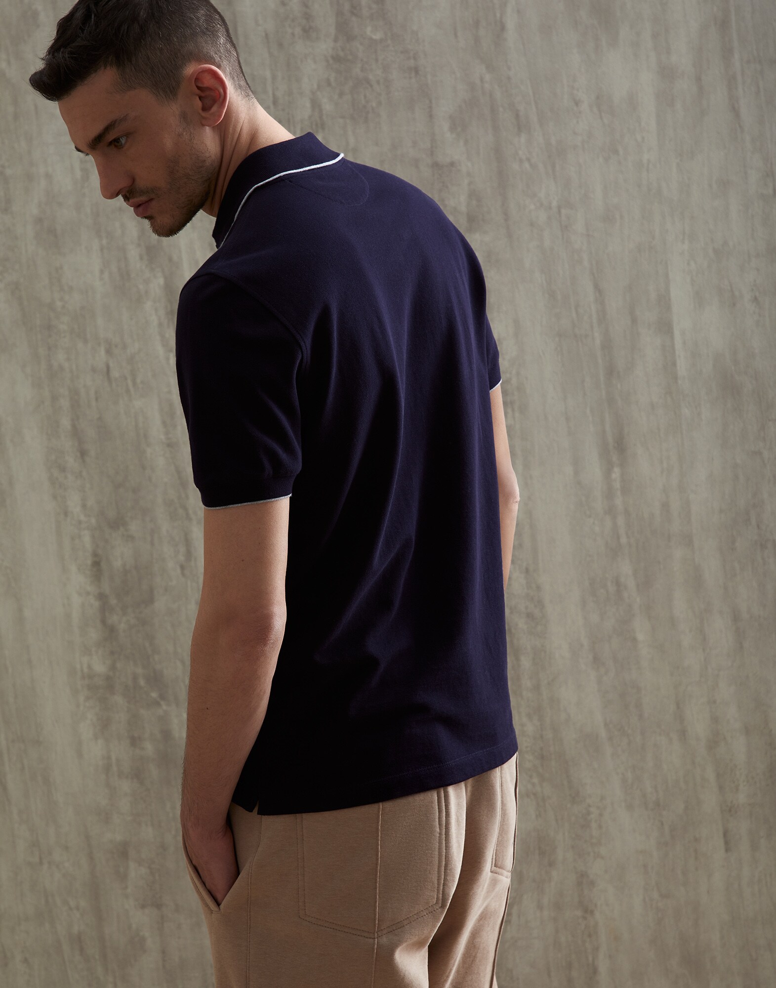 Polo - Back view