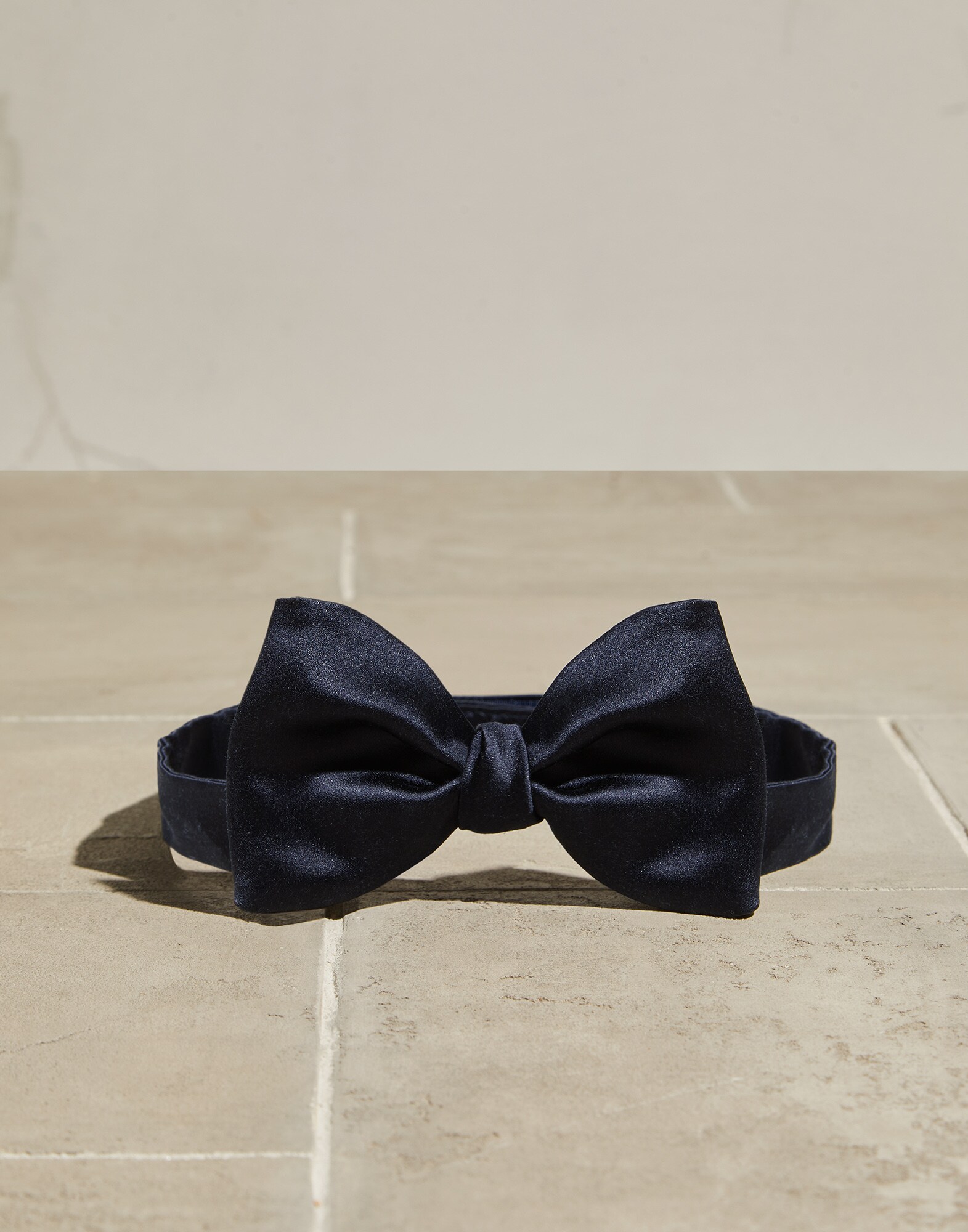 Evening Wear Accessories - Detail view