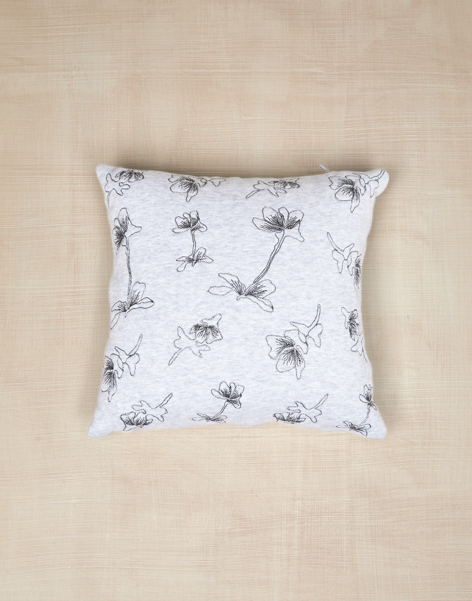 Blankets & Cushions - Front view