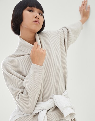 Turtleneck - Editorial view