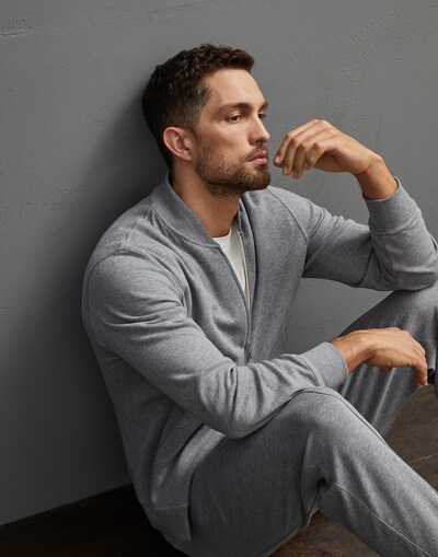 Sweatshirt - Editorial view