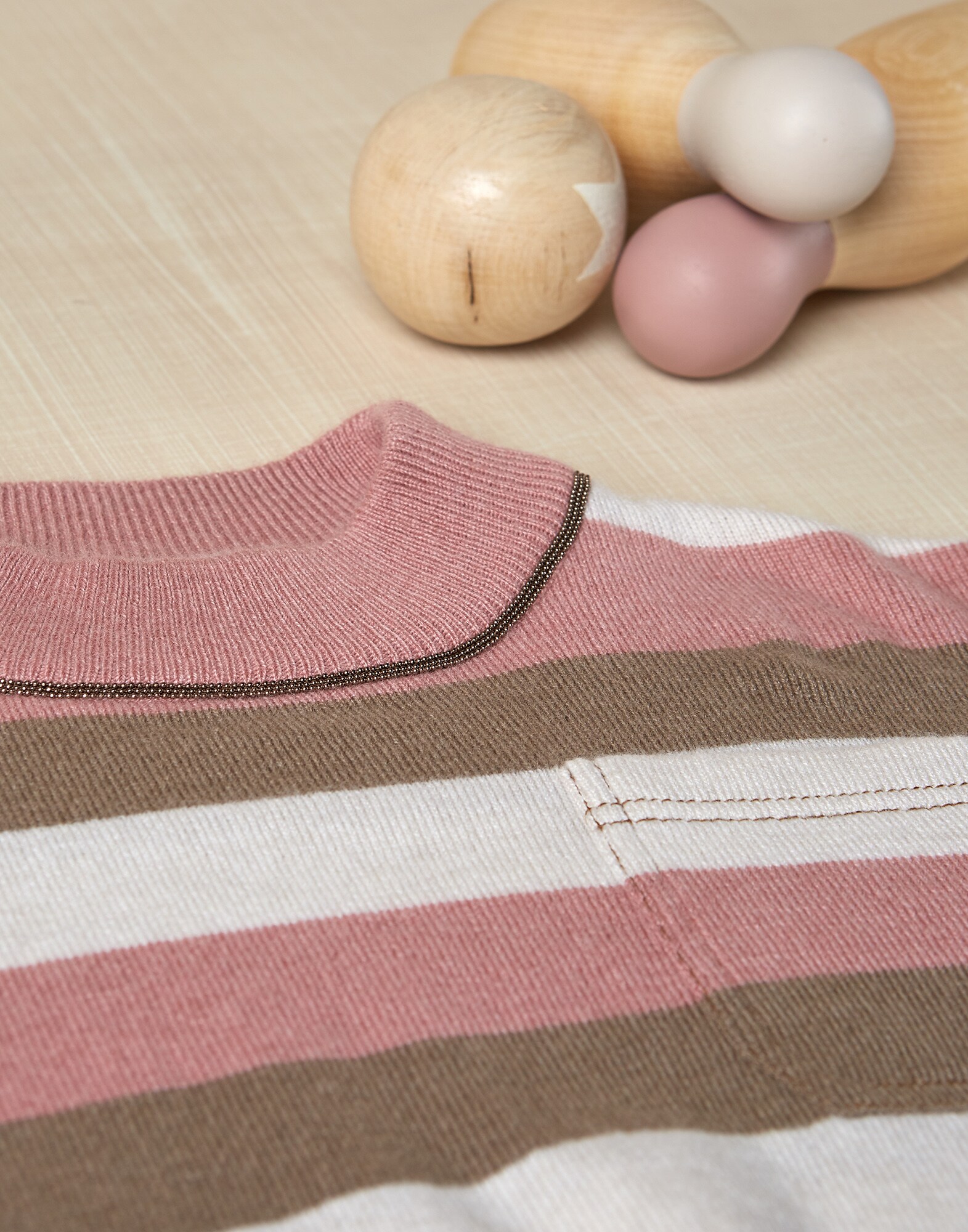 High Neck Sweater - Detail