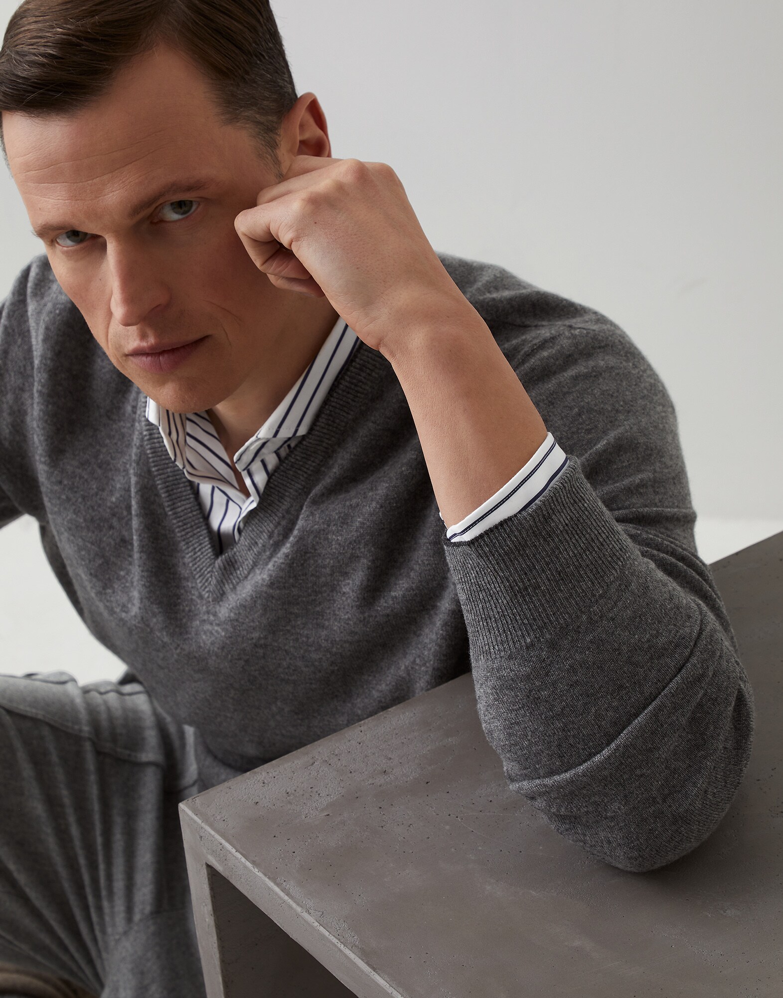 V-neck - Detail view