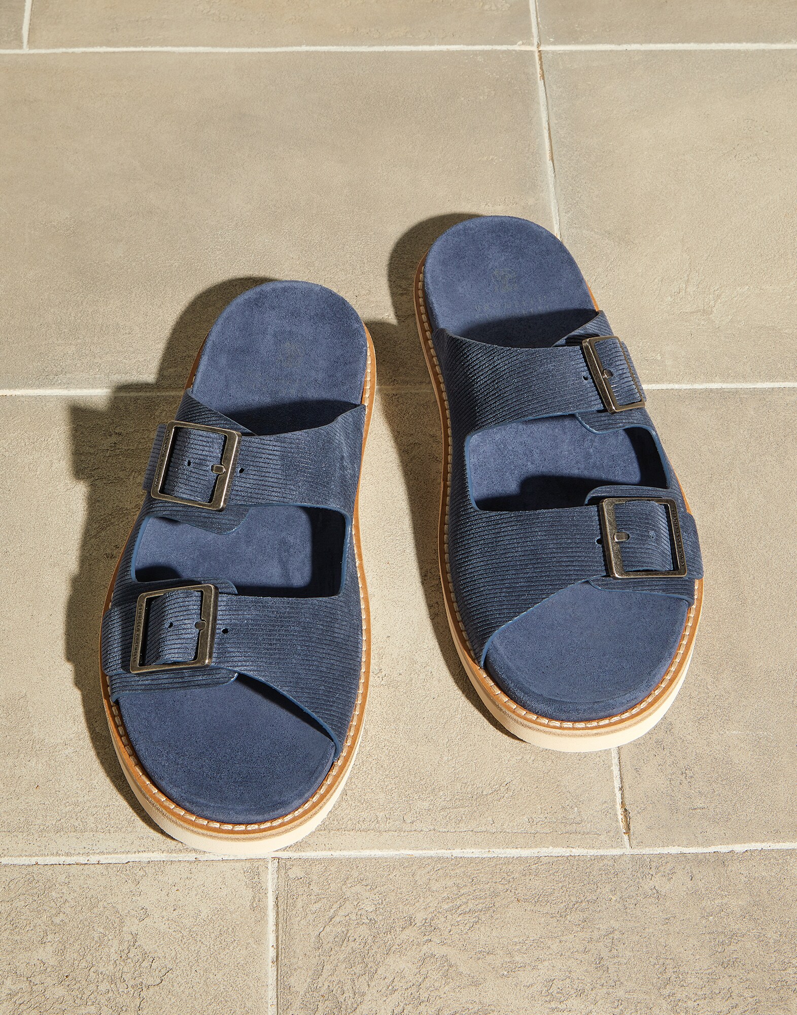 Slides - Full look