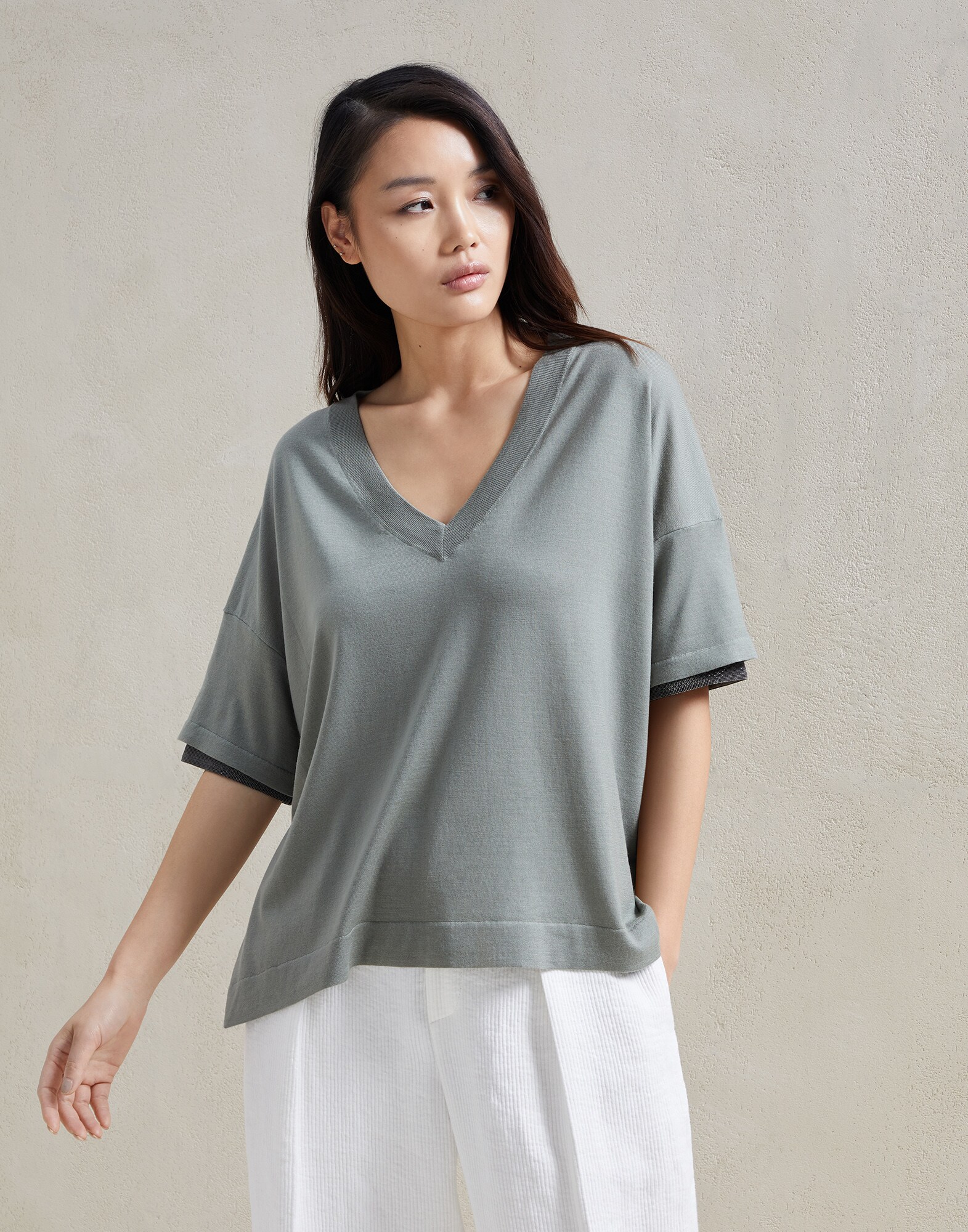 V-neck - Front view