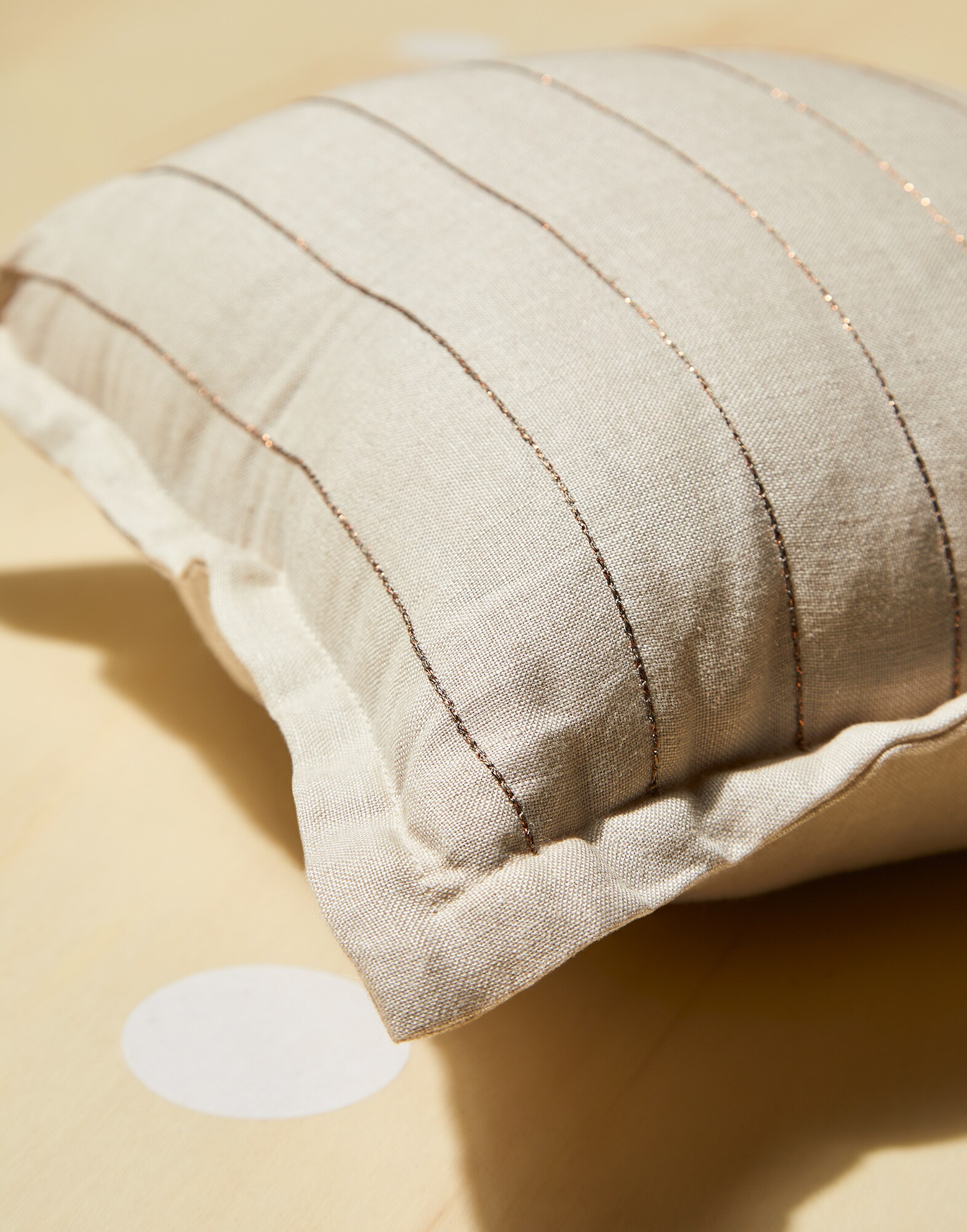 Blankets & Cushions - Detail view