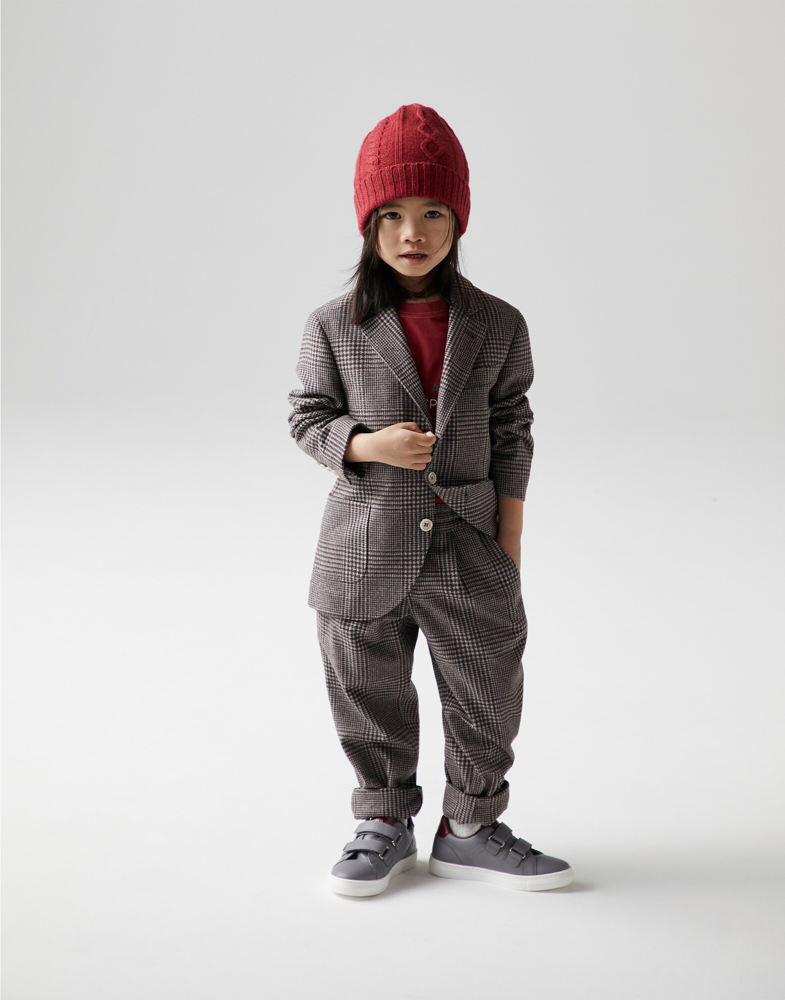 222HOUTFIT17 image number 0