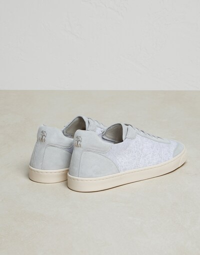 Sneakers - Back view