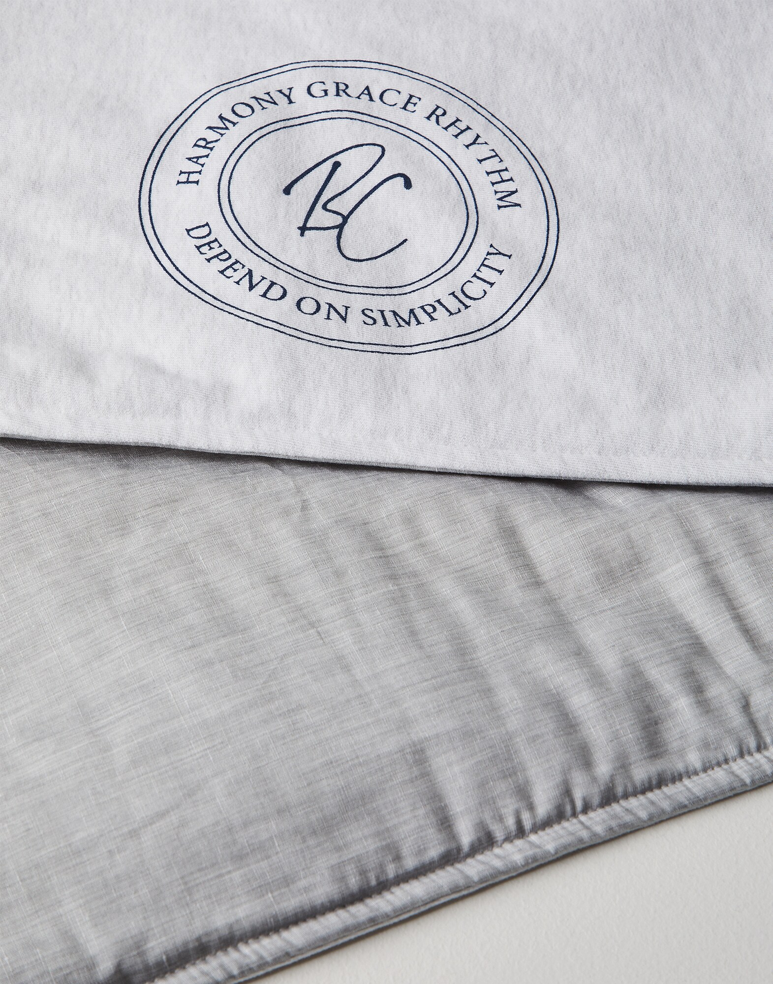Blankets & Cushions - Detail view