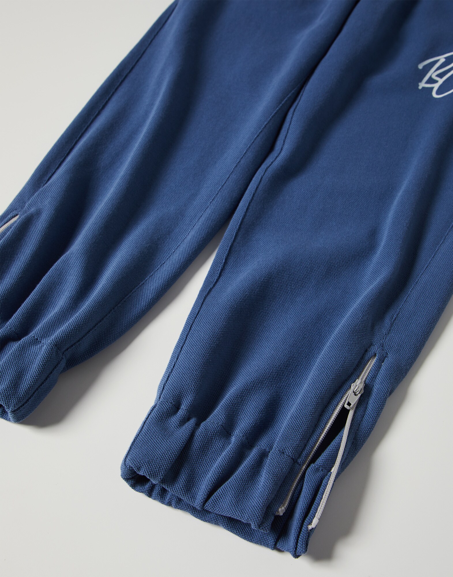 Sweatpants - Detail view