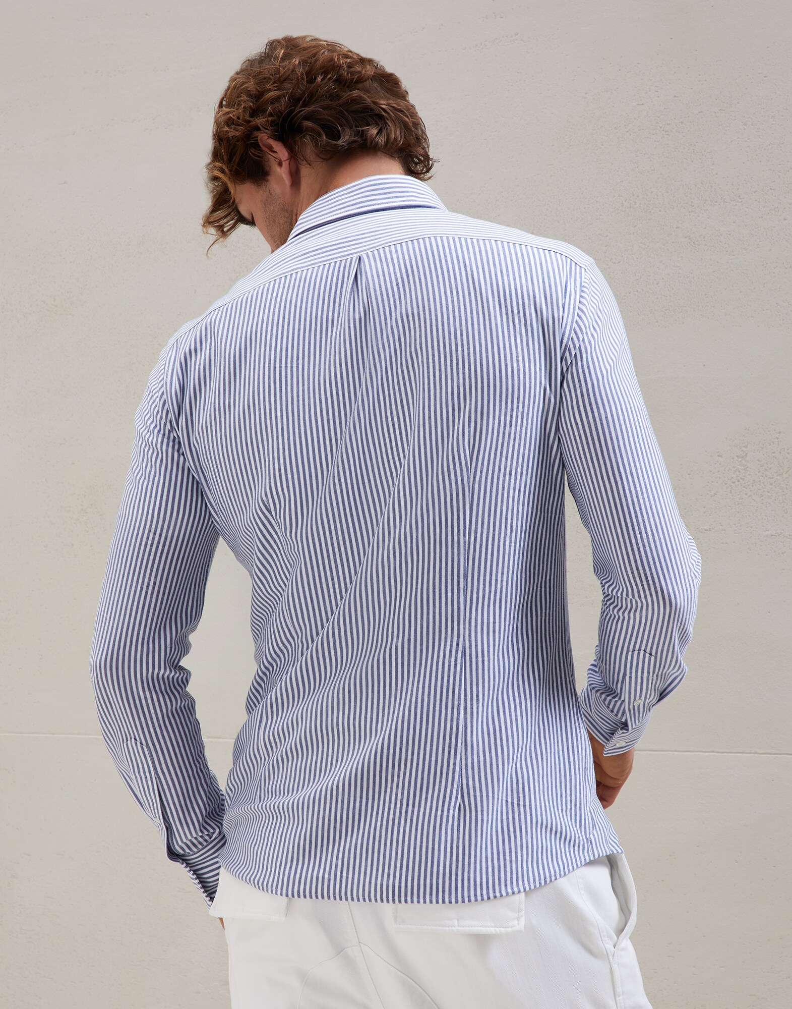 Slim - Back view
