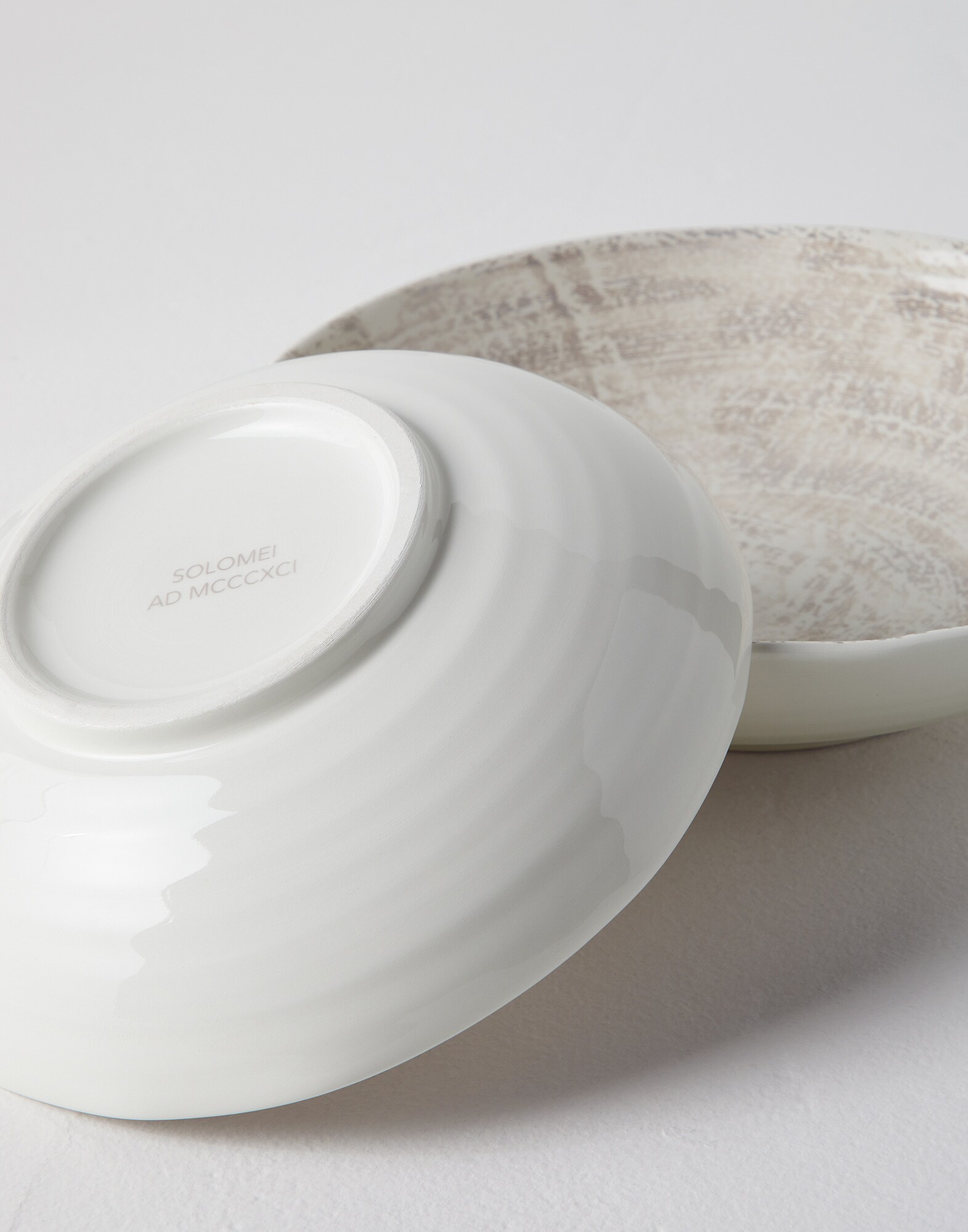 Dinnerware - Detail view