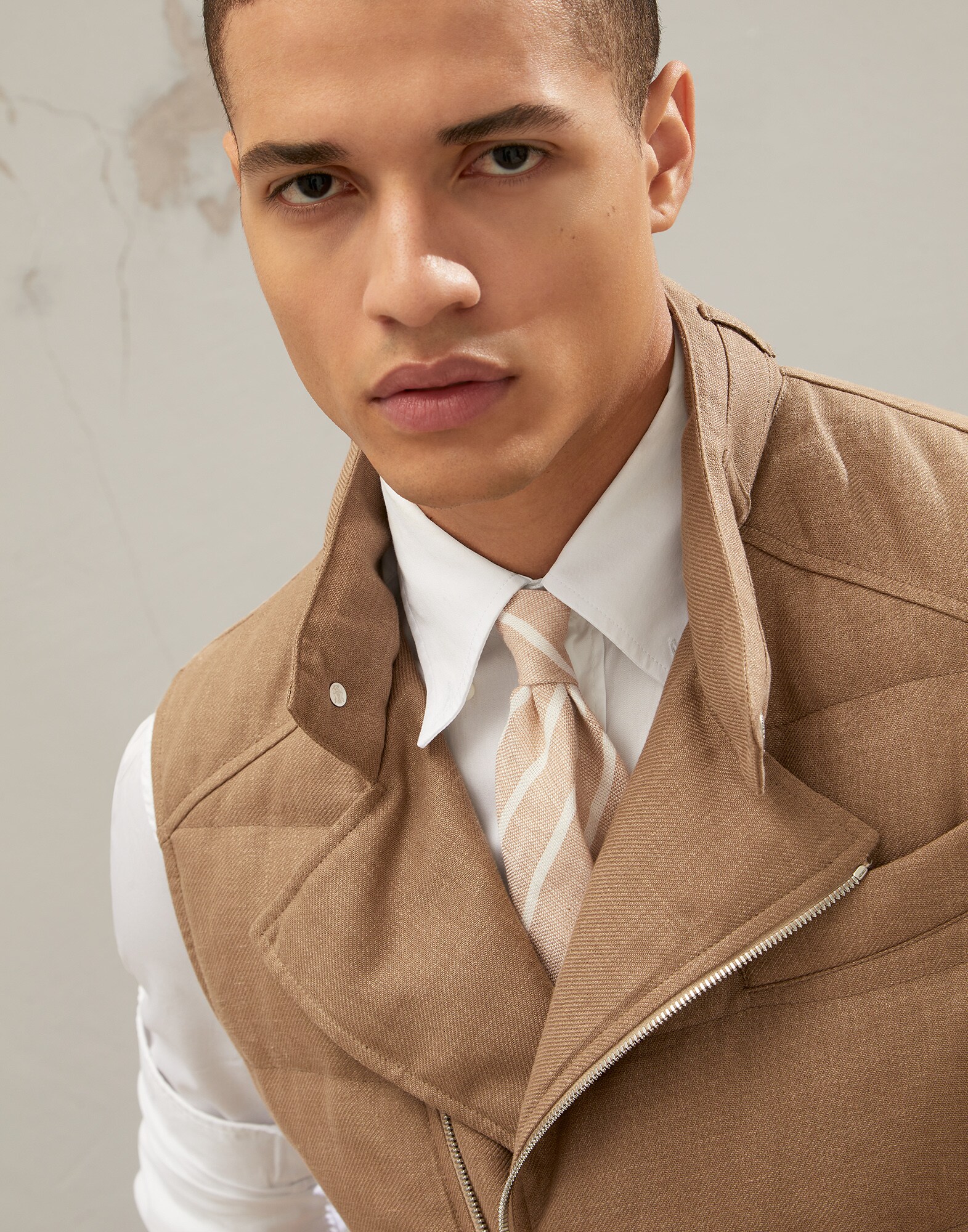 Tie - Editorial