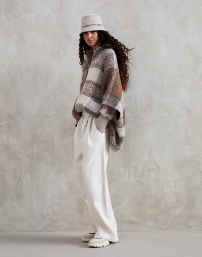 Knit Outerwear - Full look
