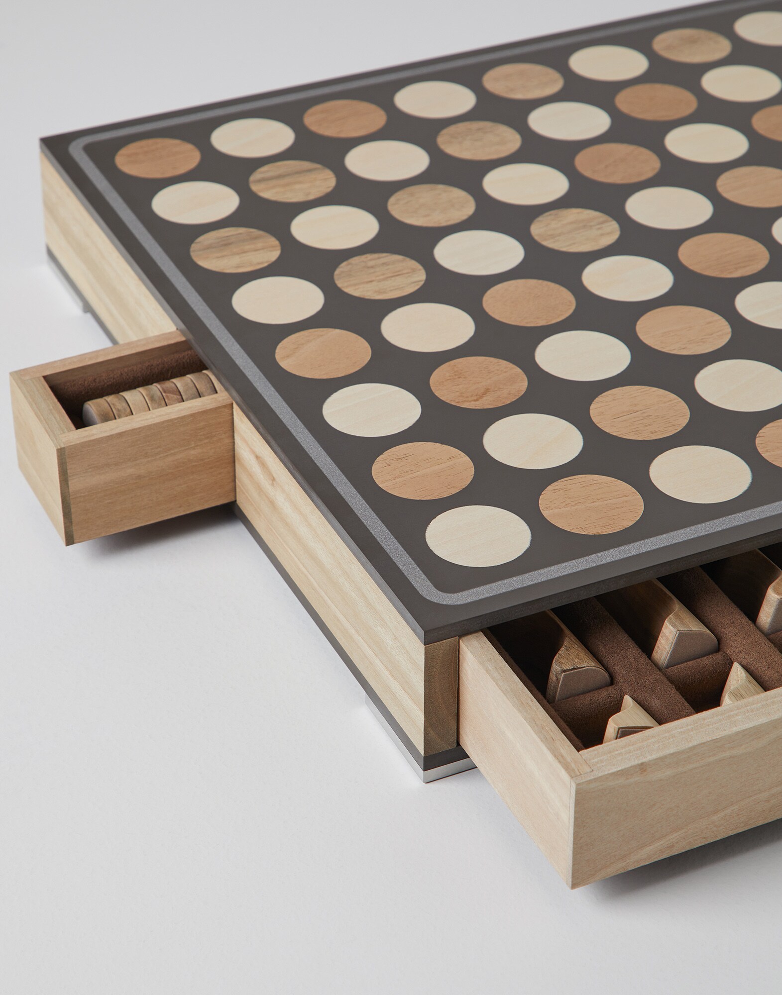 Chess and draughts set
                            Brown Lifestyle - Brunello Cucinelli
                        