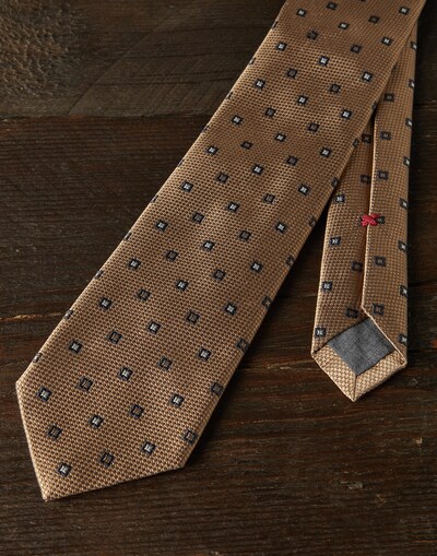 Tie - Detail view