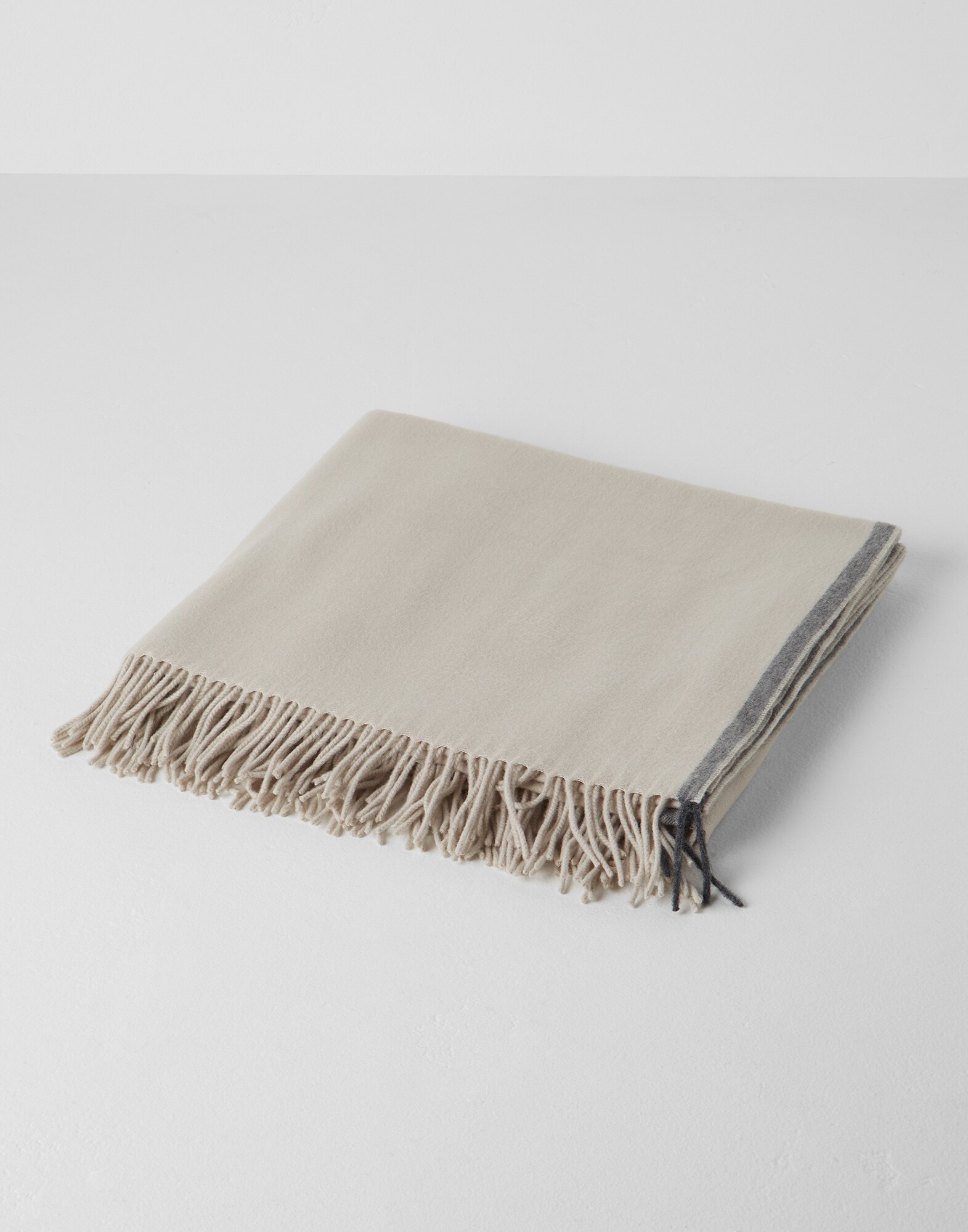 Throws - Front view