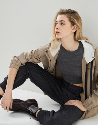 Sweatshirt - Editorial view